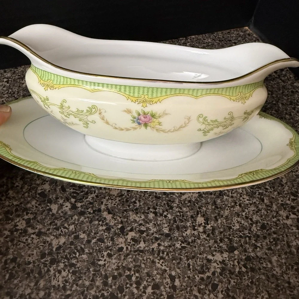 1930s Noritake Marlene Gravy Boat With Attached Underplate Green Gold Trim Japan